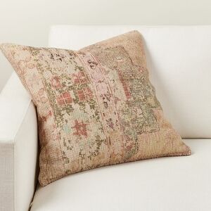 NWT Pottery Barn Cashel Neutral Pillow Cover, 22"